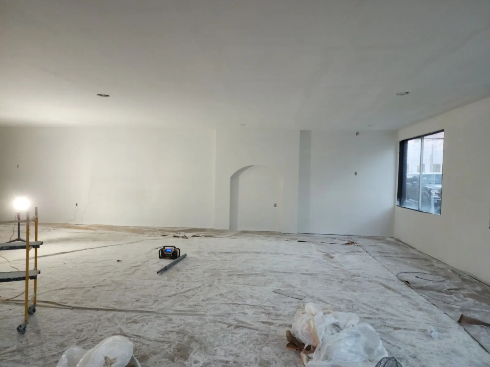 Interior walls and ceiling with a smooth Level 5 drywall finish